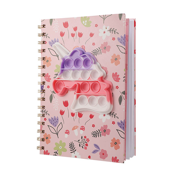 Cuaderno planificador con purpurina y leche de fresa